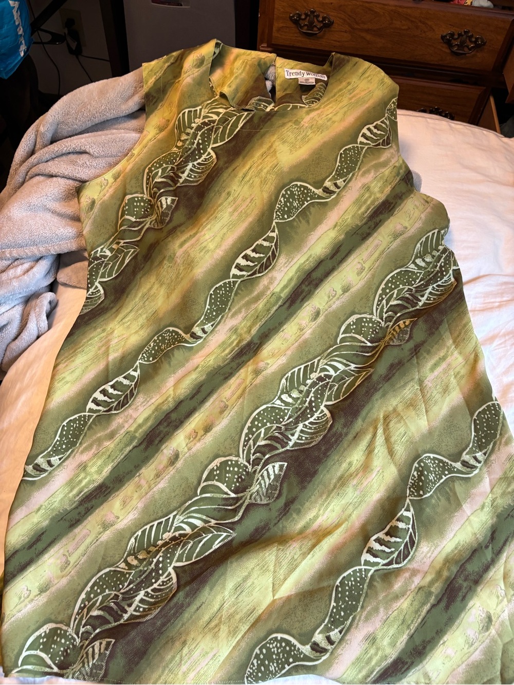Vintage Trendy Boutique Green Patterned Sleeveless Dress
